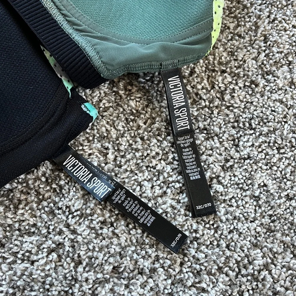 Set of Victoria Secret sports bras - Picture 5 of 5